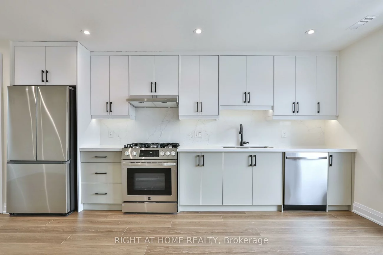 39, Fifteenth, New Toronto, Toronto