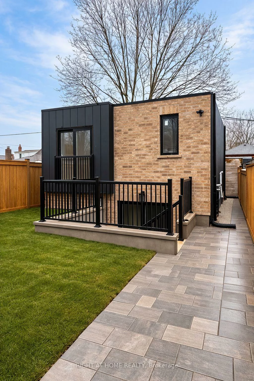 39, Fifteenth, New Toronto, Toronto