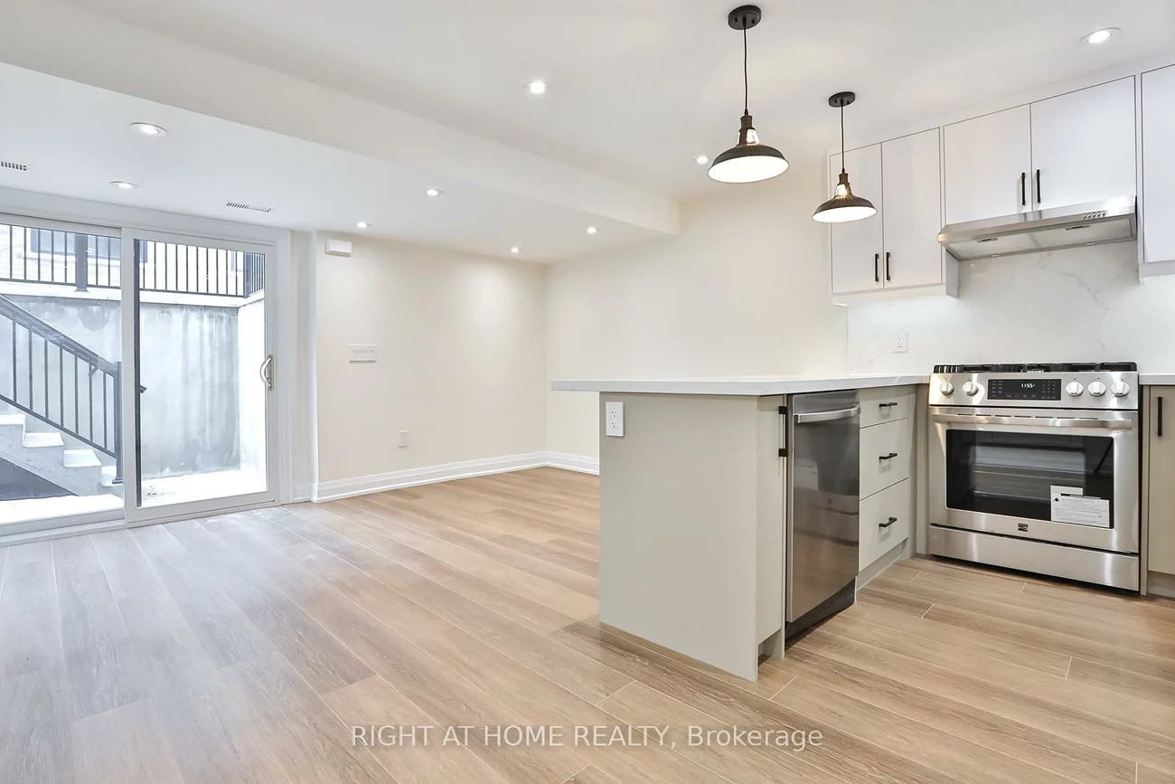 39, Fifteenth, New Toronto, Toronto