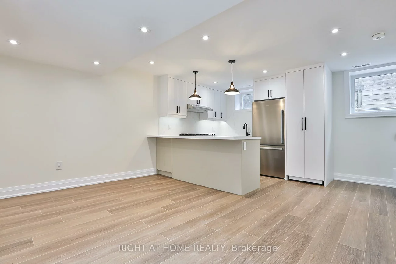 39, Fifteenth, New Toronto, Toronto