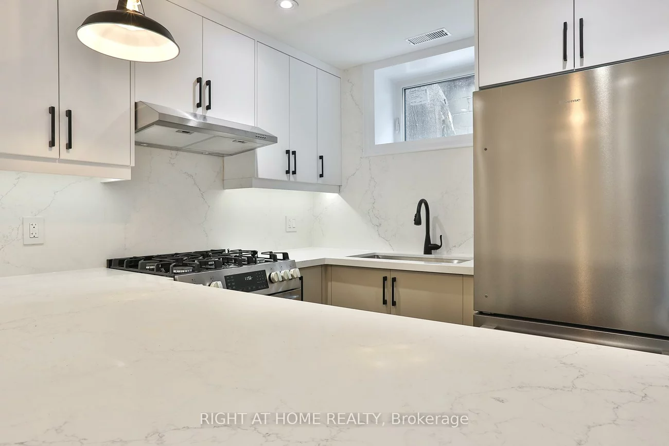 39, Fifteenth, New Toronto, Toronto