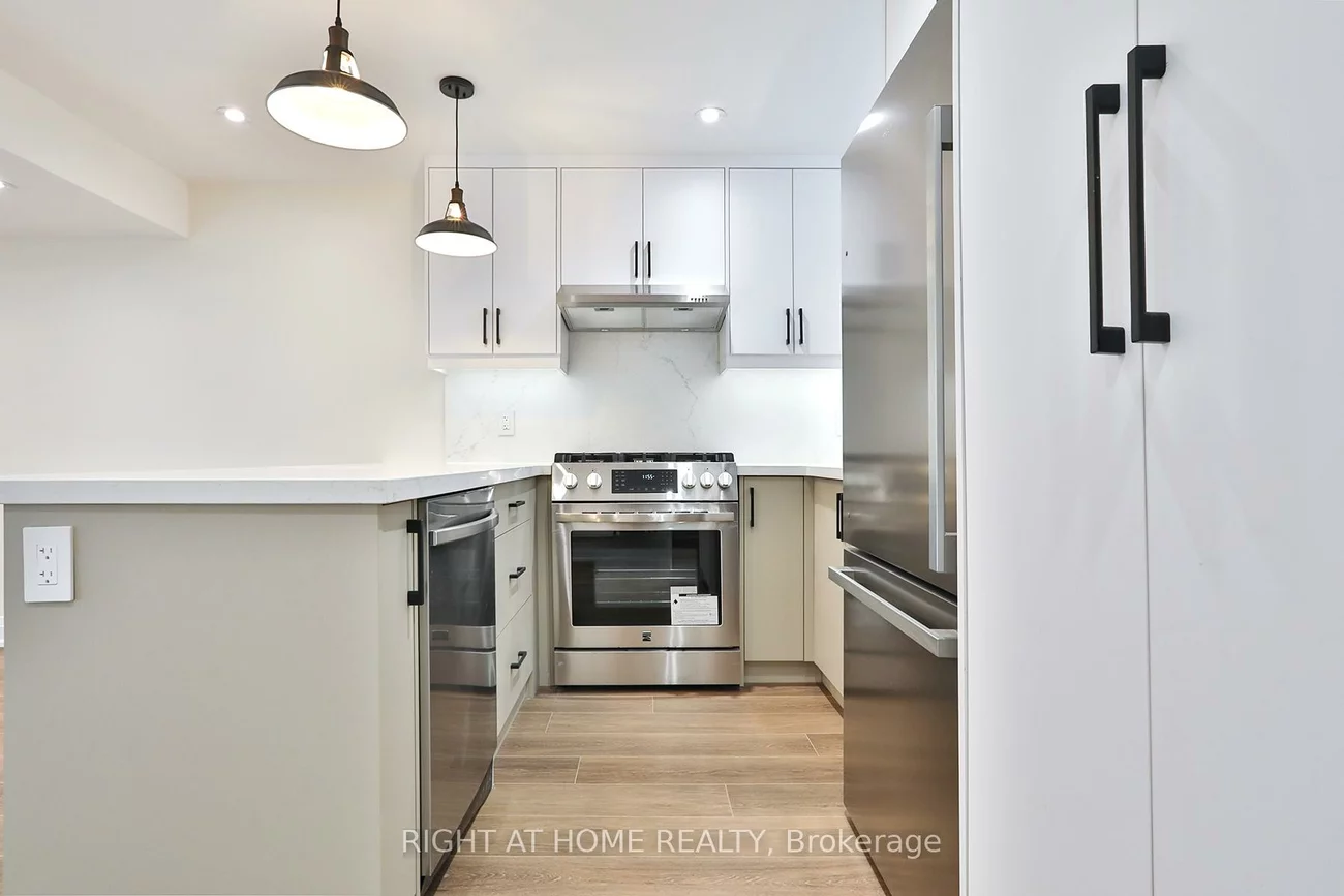 39, Fifteenth, New Toronto, Toronto