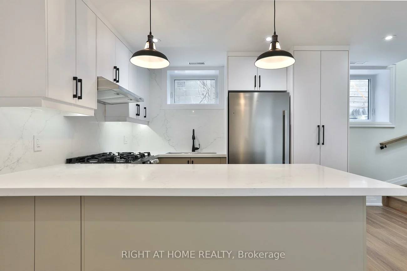 39, Fifteenth, New Toronto, Toronto