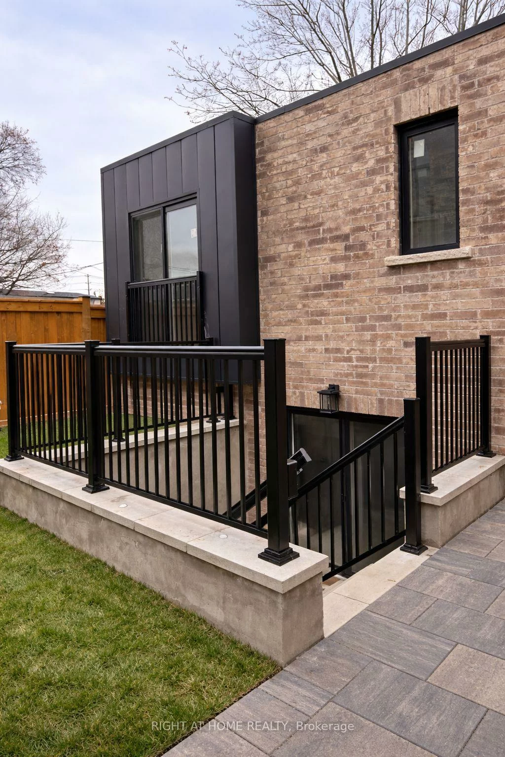 39, Fifteenth, New Toronto, Toronto