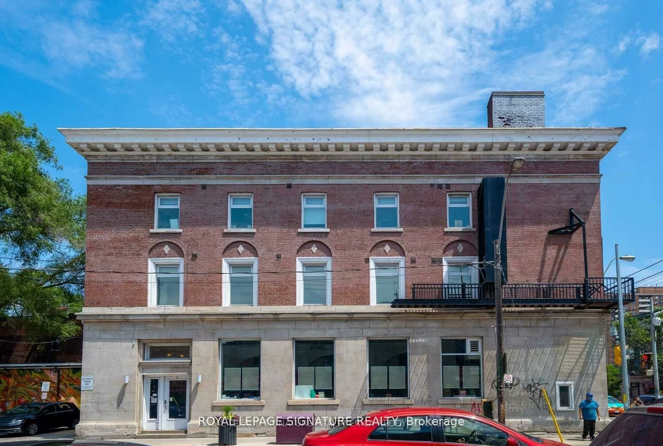 1, Lansdowne, Roncesvalles, Toronto