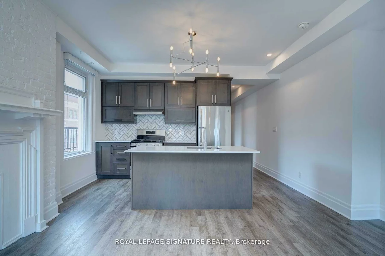 1, Lansdowne, Roncesvalles, Toronto