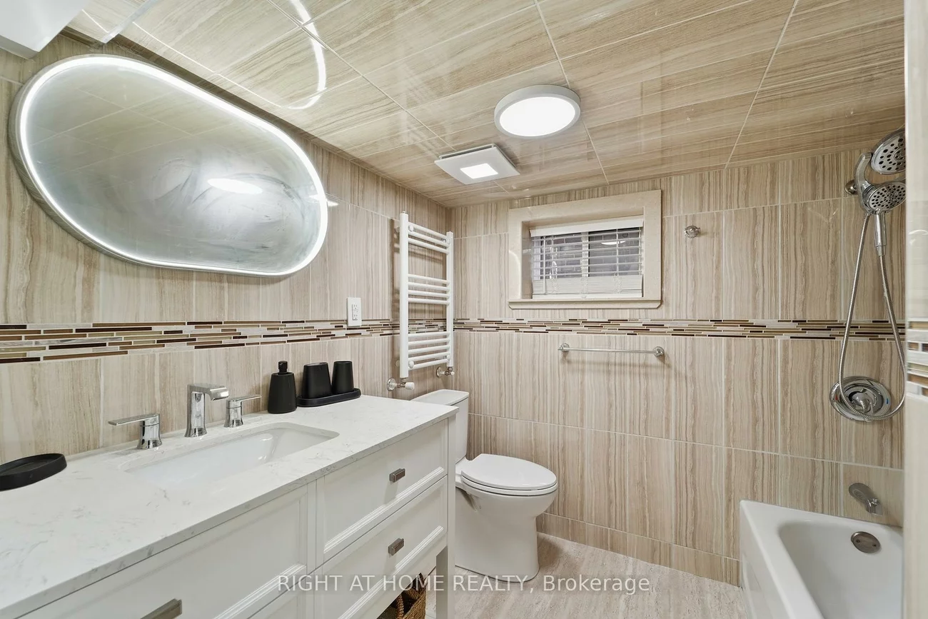 2, Montye, Runnymede-Bloor West Village, Toronto