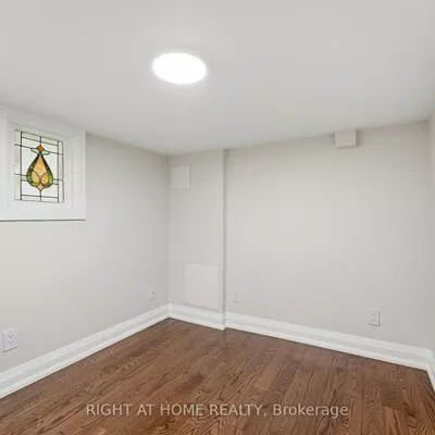 2, Montye, Runnymede-Bloor West Village, Toronto