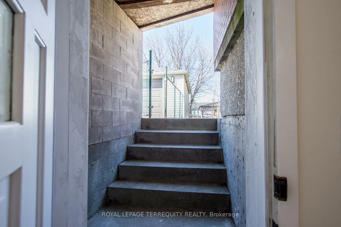 42, Sunray, Downsview-Roding-CFB, Toronto