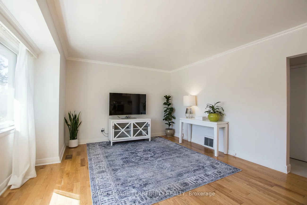 42, Sunray, Downsview-Roding-CFB, Toronto