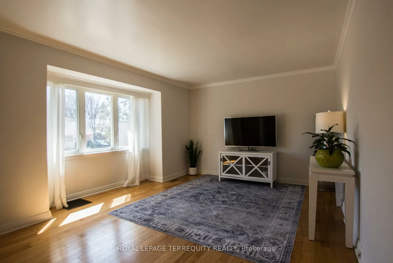 42, Sunray, Downsview-Roding-CFB, Toronto