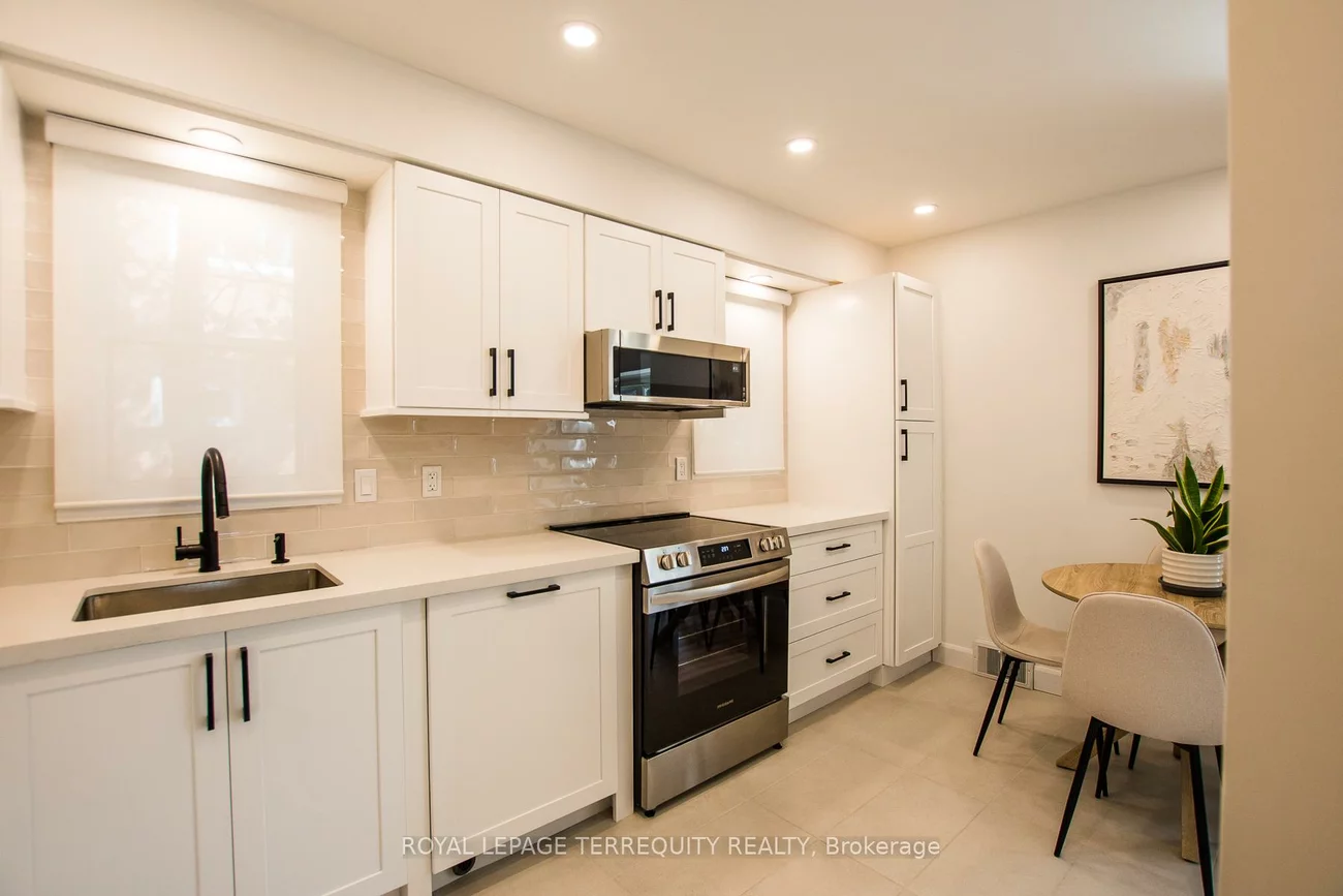 42, Sunray, Downsview-Roding-CFB, Toronto