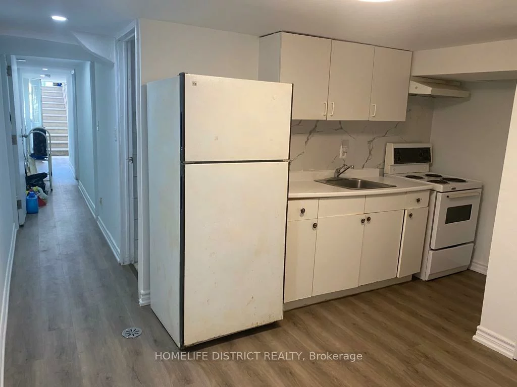 135, Emerson, Dovercourt-Wallace Emerson-Junction, Toronto