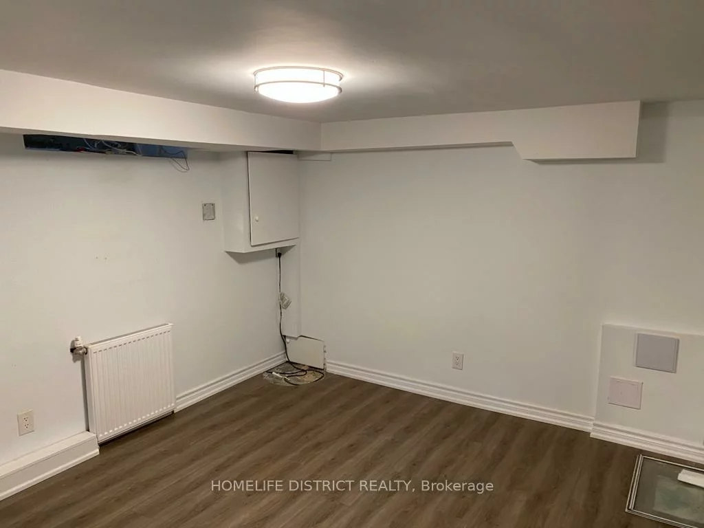 135, Emerson, Dovercourt-Wallace Emerson-Junction, Toronto