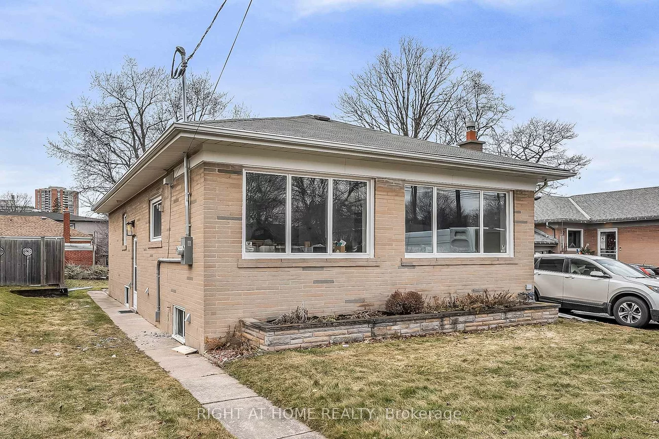 10, Golfwood, Kingsview Village-The Westway, Toronto