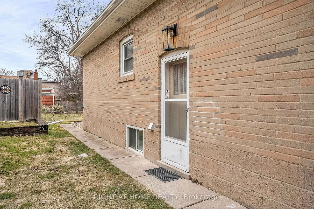 10, Golfwood, Kingsview Village-The Westway, Toronto