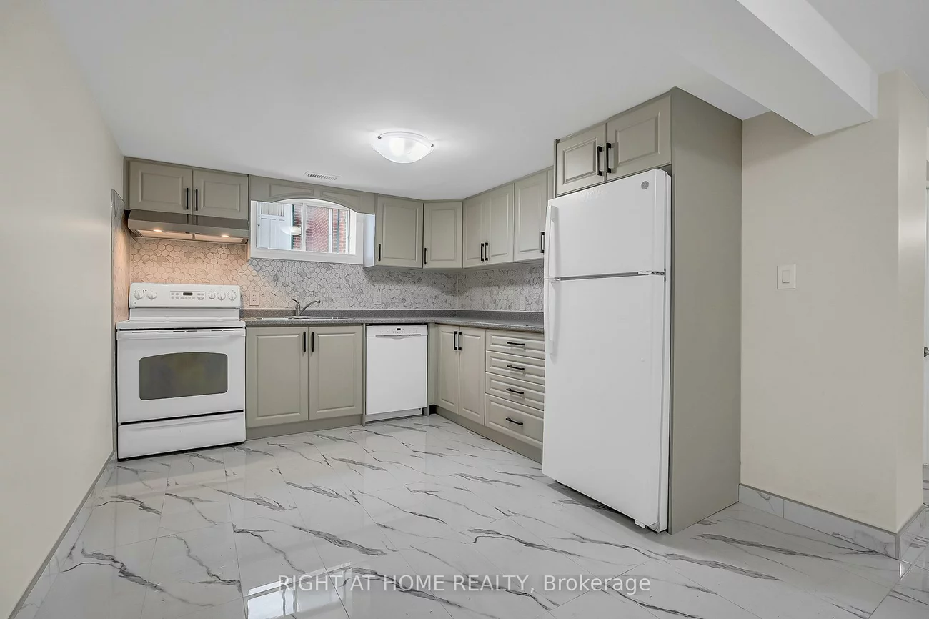 10, Golfwood, Kingsview Village-The Westway, Toronto