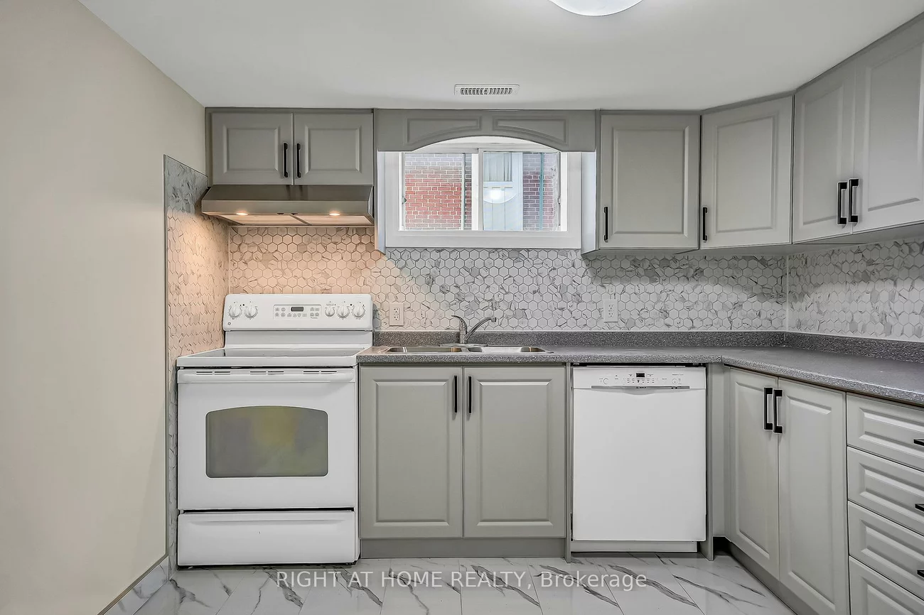 10, Golfwood, Kingsview Village-The Westway, Toronto