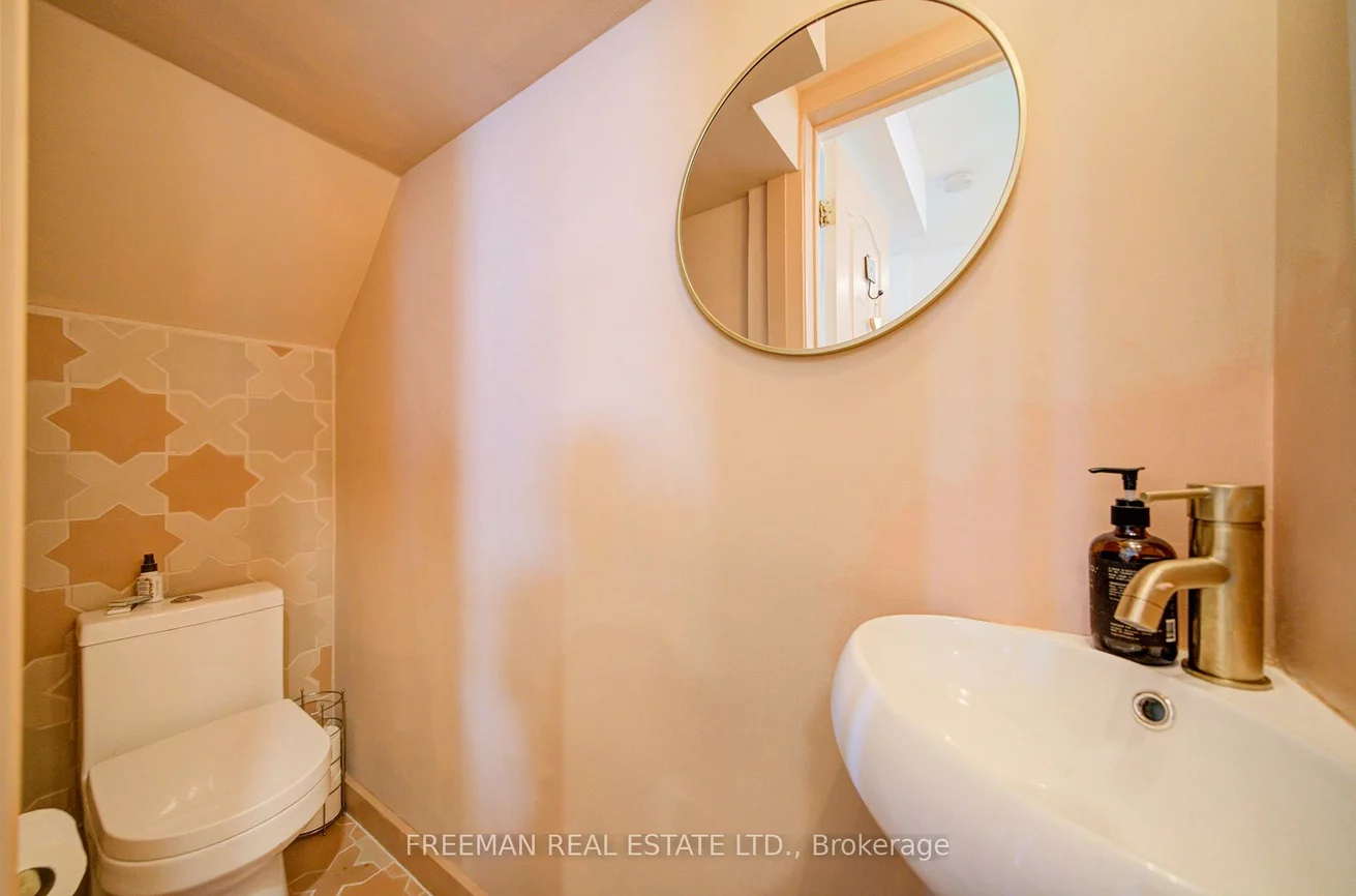 302, Evelyn, Junction Area, Toronto