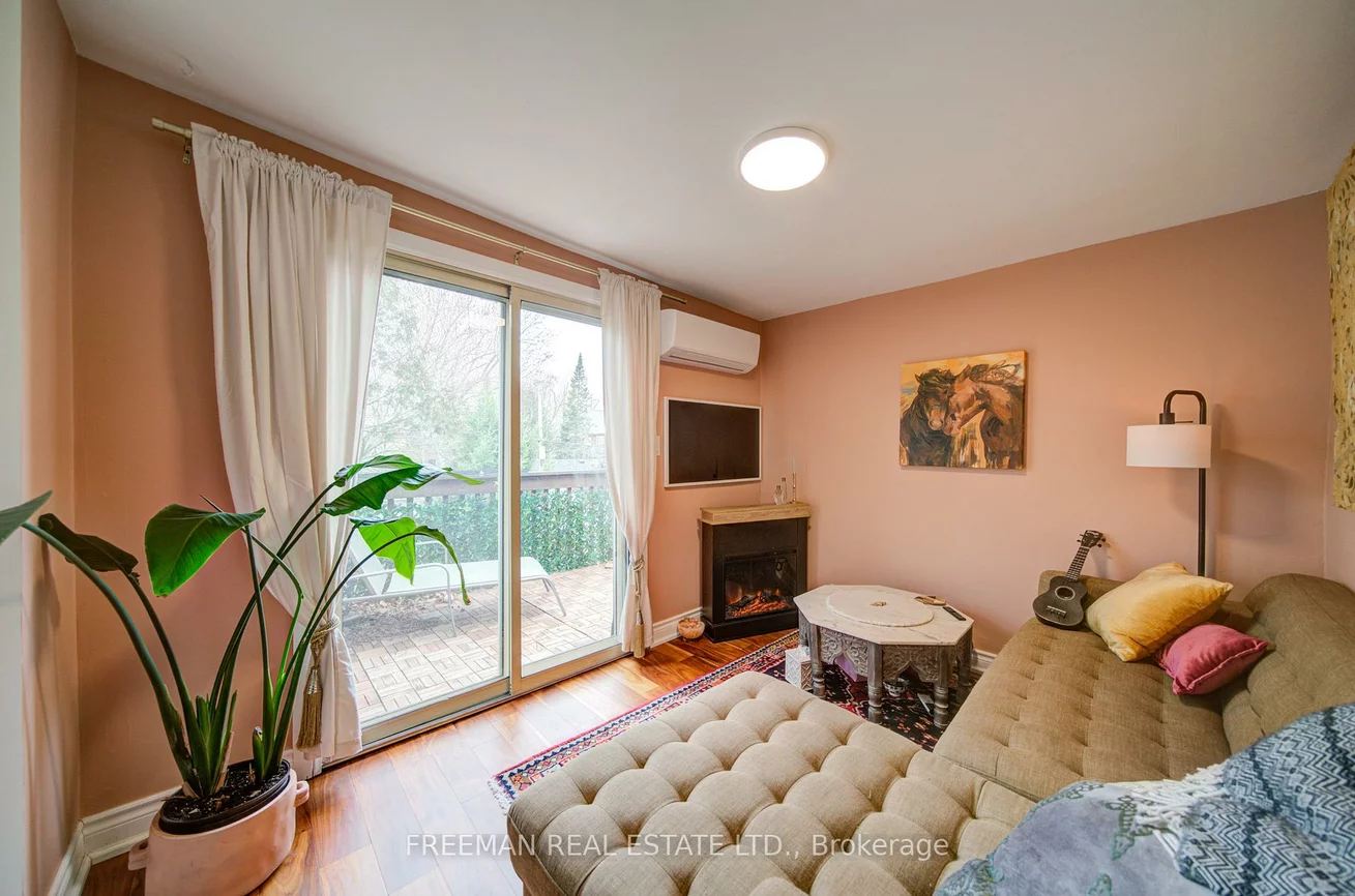 302, Evelyn, Junction Area, Toronto