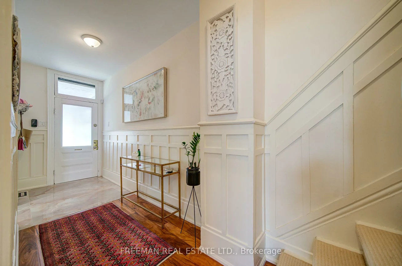 302, Evelyn, Junction Area, Toronto