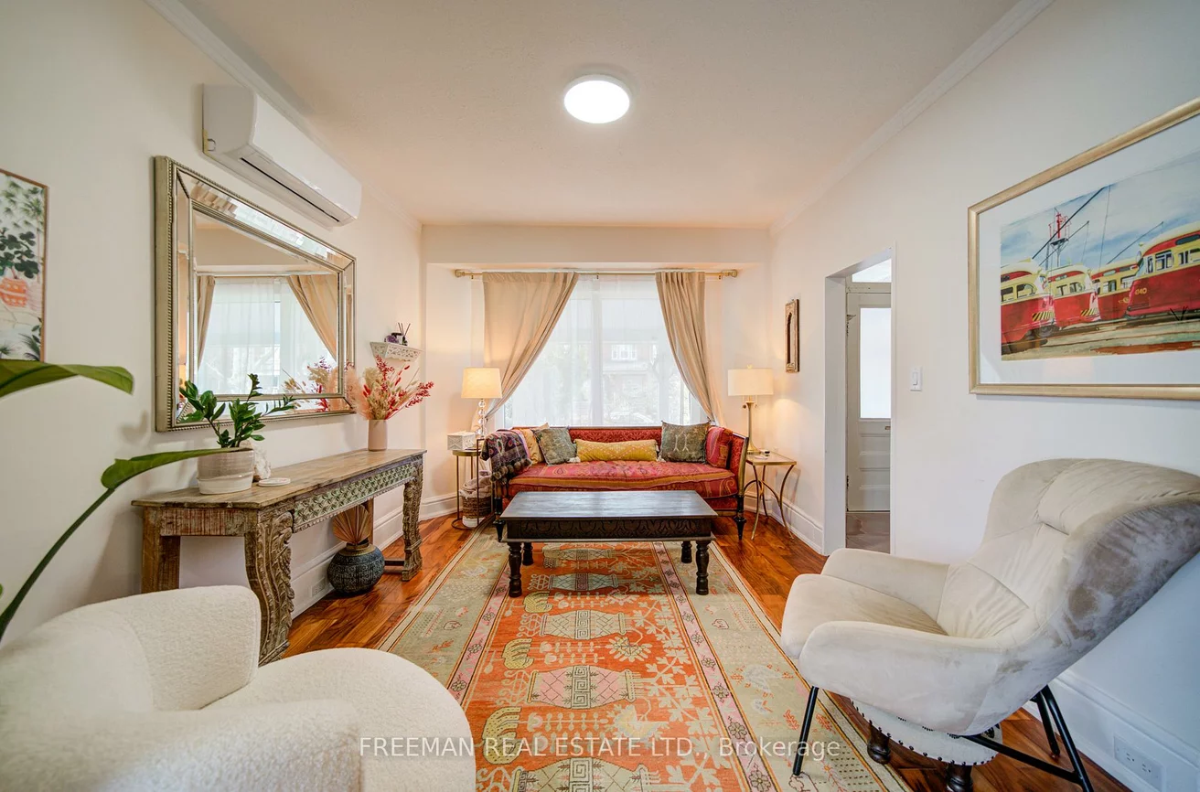 302, Evelyn, Junction Area, Toronto