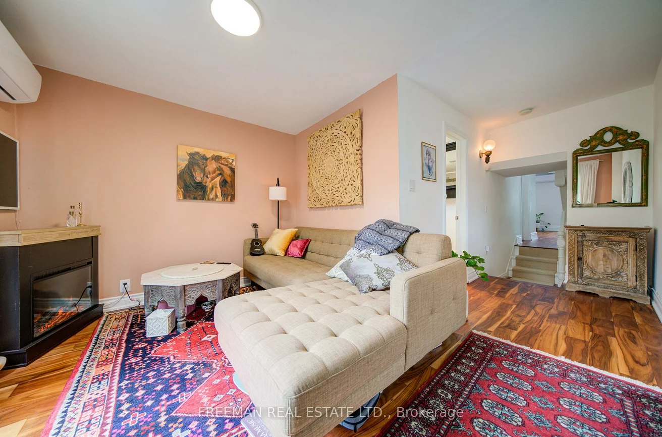 302, Evelyn, Junction Area, Toronto