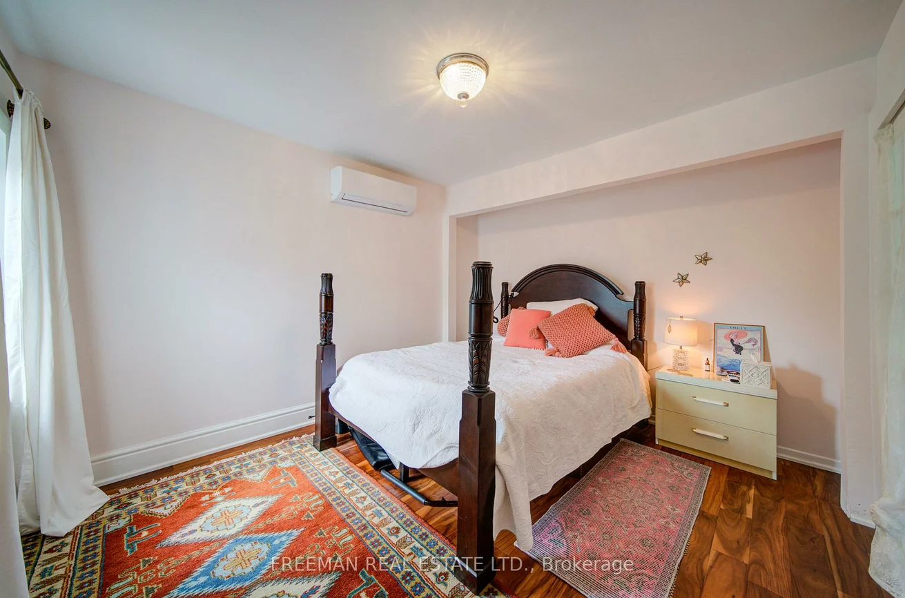 302, Evelyn, Junction Area, Toronto