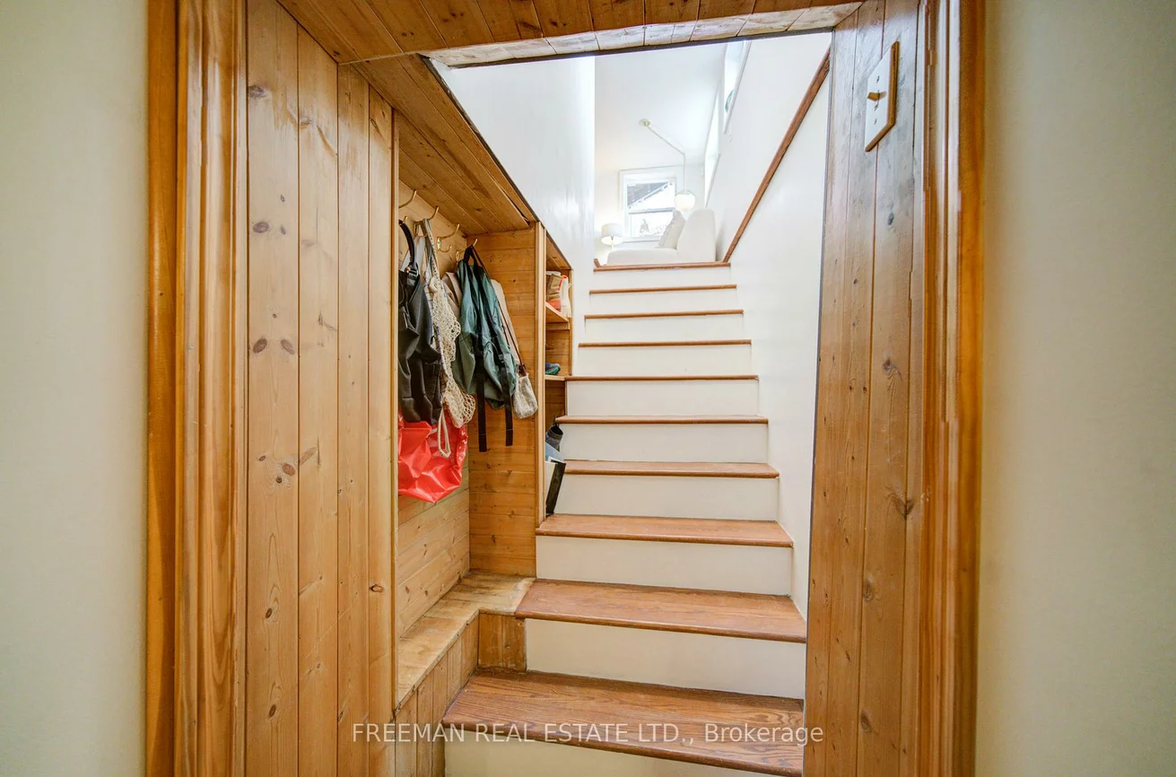 302, Evelyn, Junction Area, Toronto