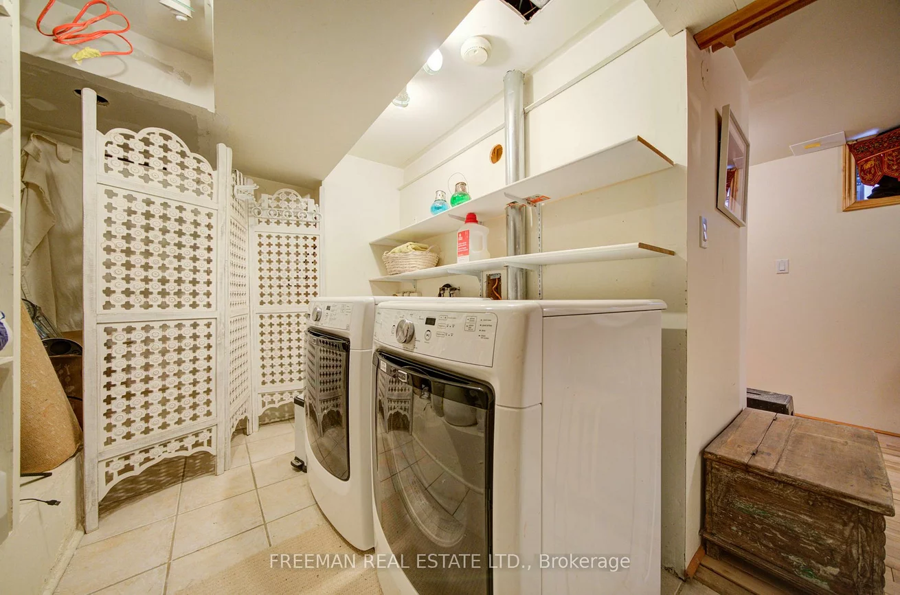 302, Evelyn, Junction Area, Toronto