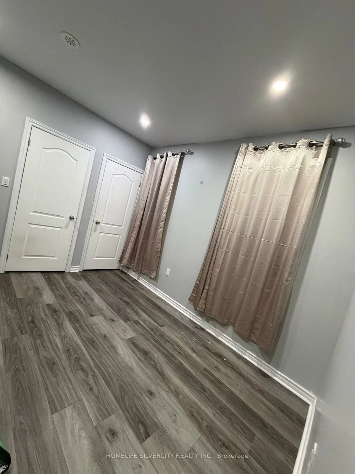 8B, Times, Briar Hill-Belgravia, Toronto