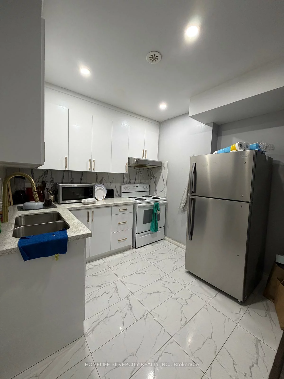 8B, Times, Briar Hill-Belgravia, Toronto