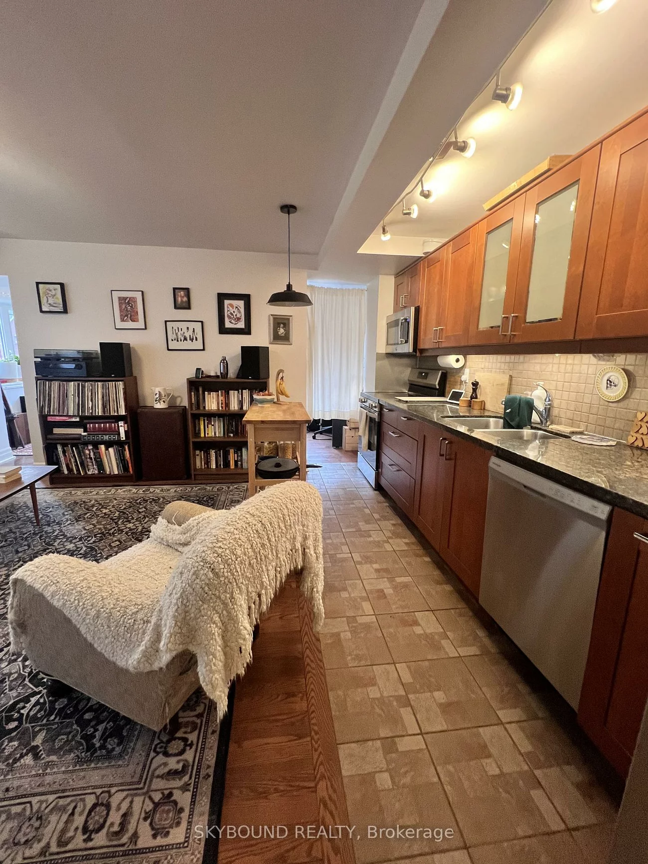 27A, Ridout, High Park-Swansea, Toronto