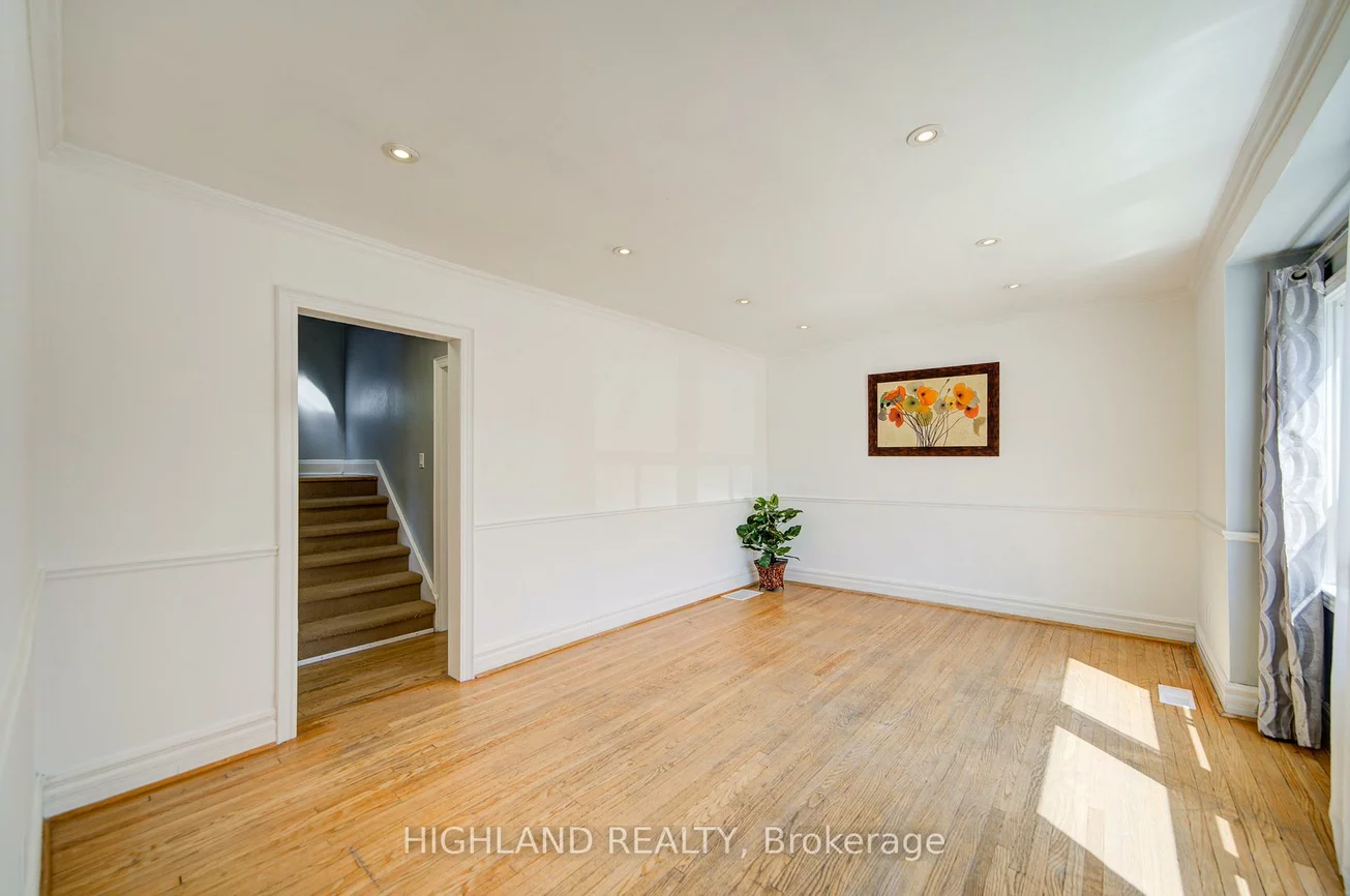 90, Clouston, Weston, Toronto