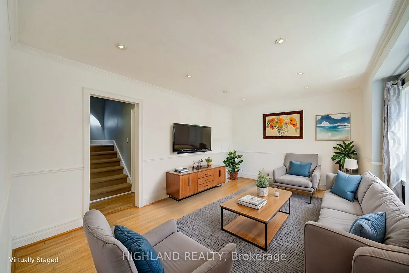 90, Clouston, Weston, Toronto