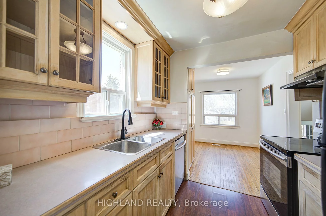 90, Clouston, Weston, Toronto