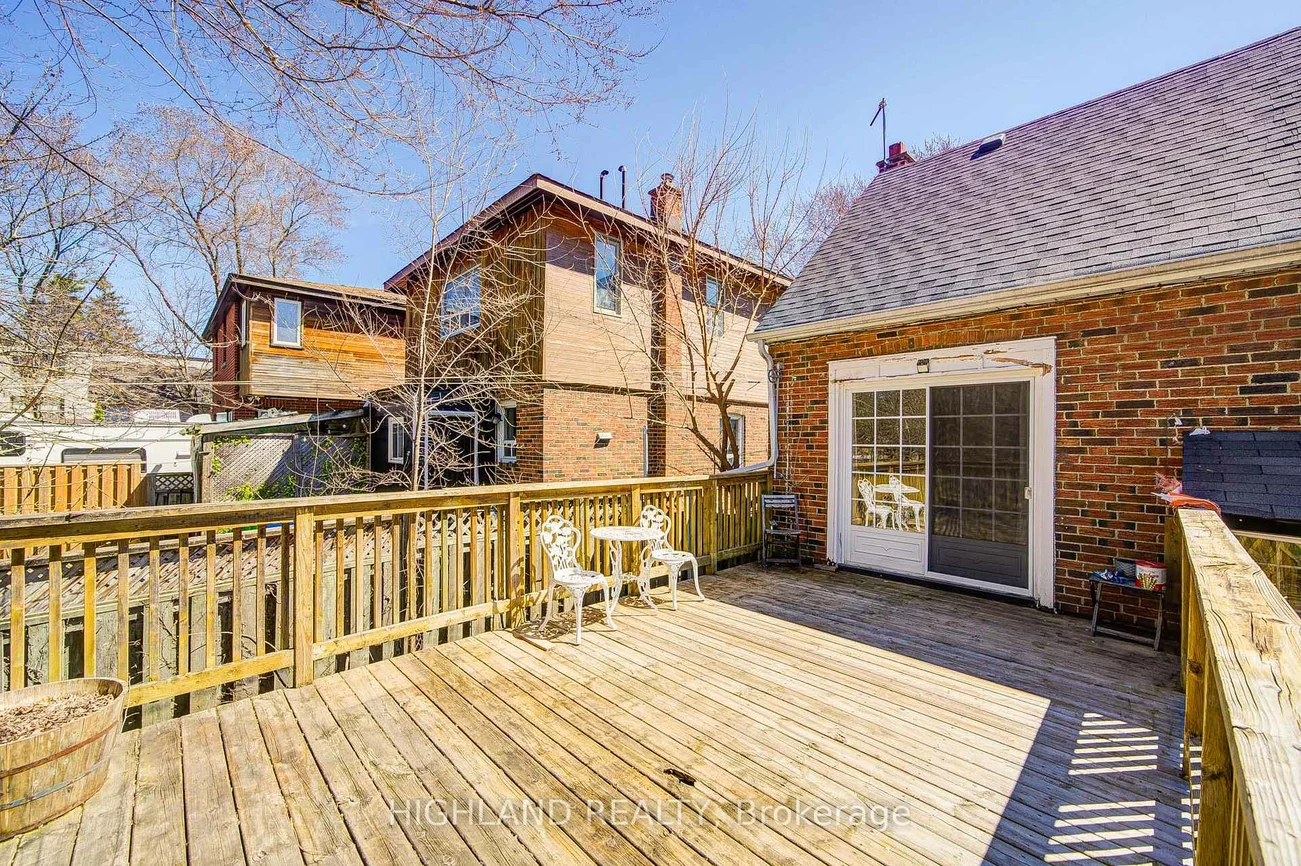 90, Clouston, Weston, Toronto