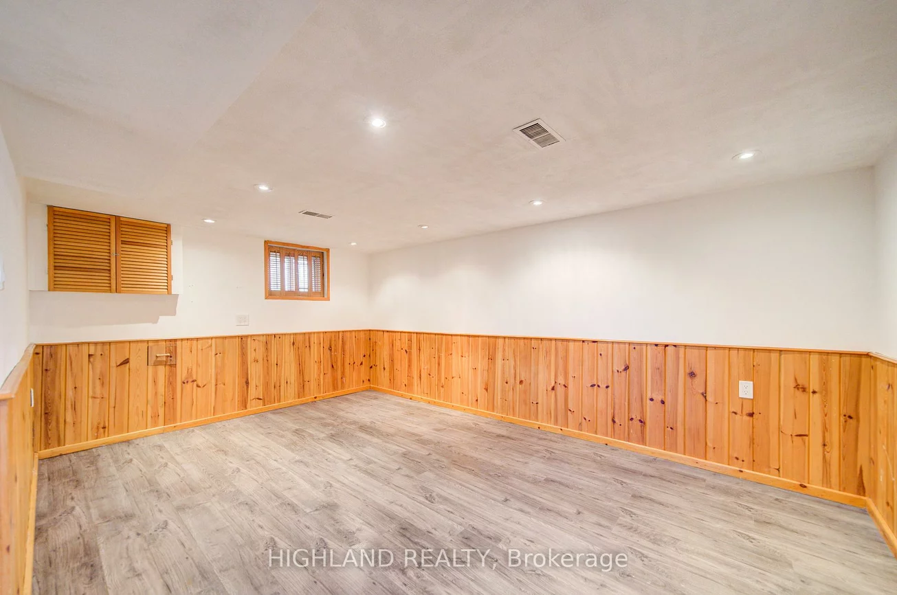 90, Clouston, Weston, Toronto