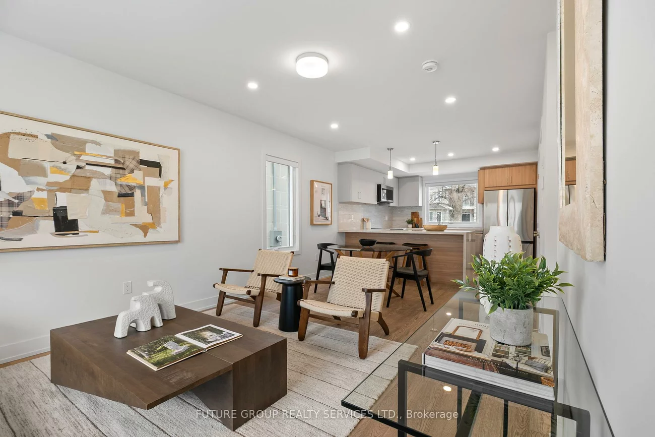 34, Poplar, Islington-City Centre West, Toronto