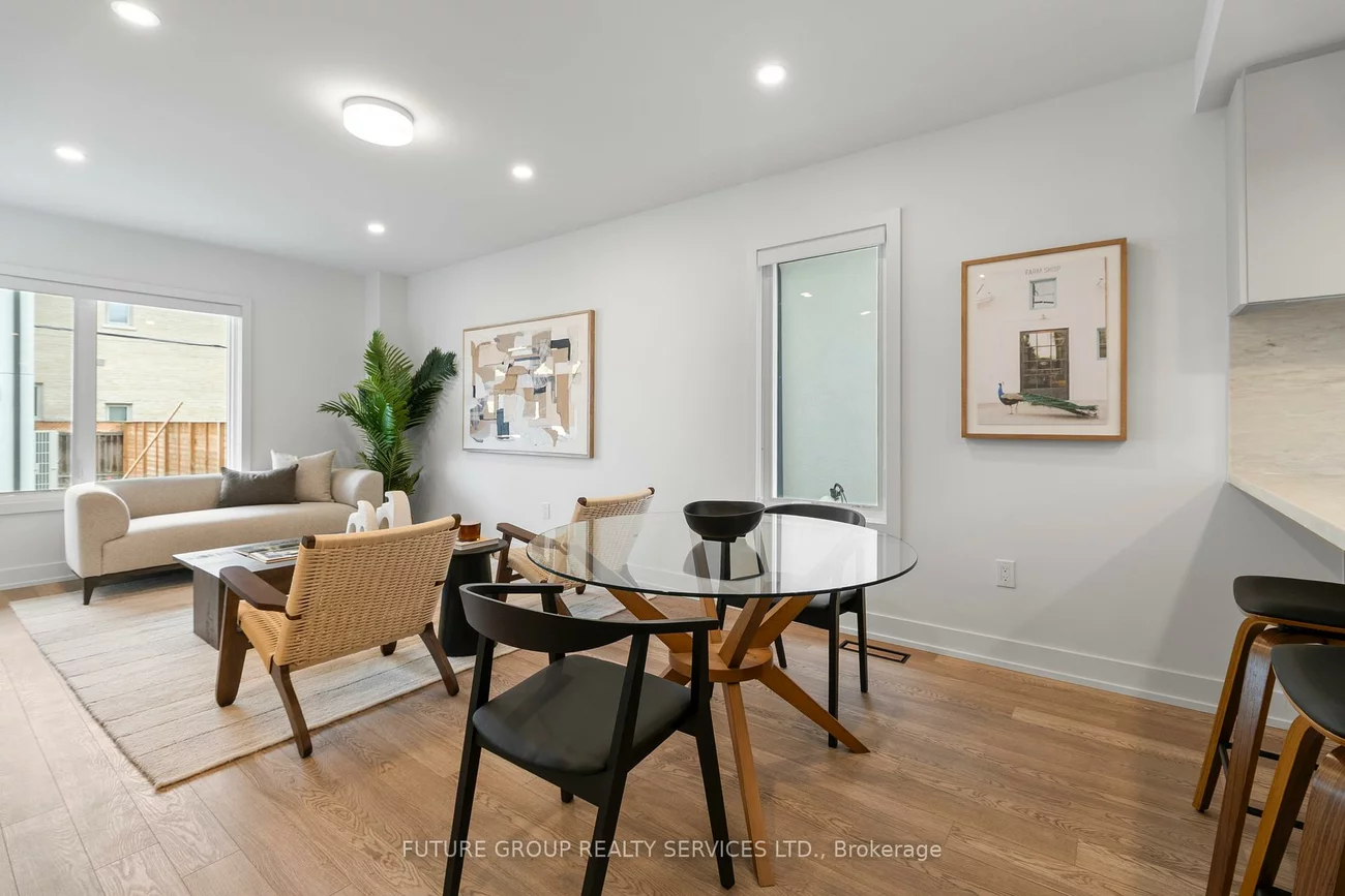 34, Poplar, Islington-City Centre West, Toronto
