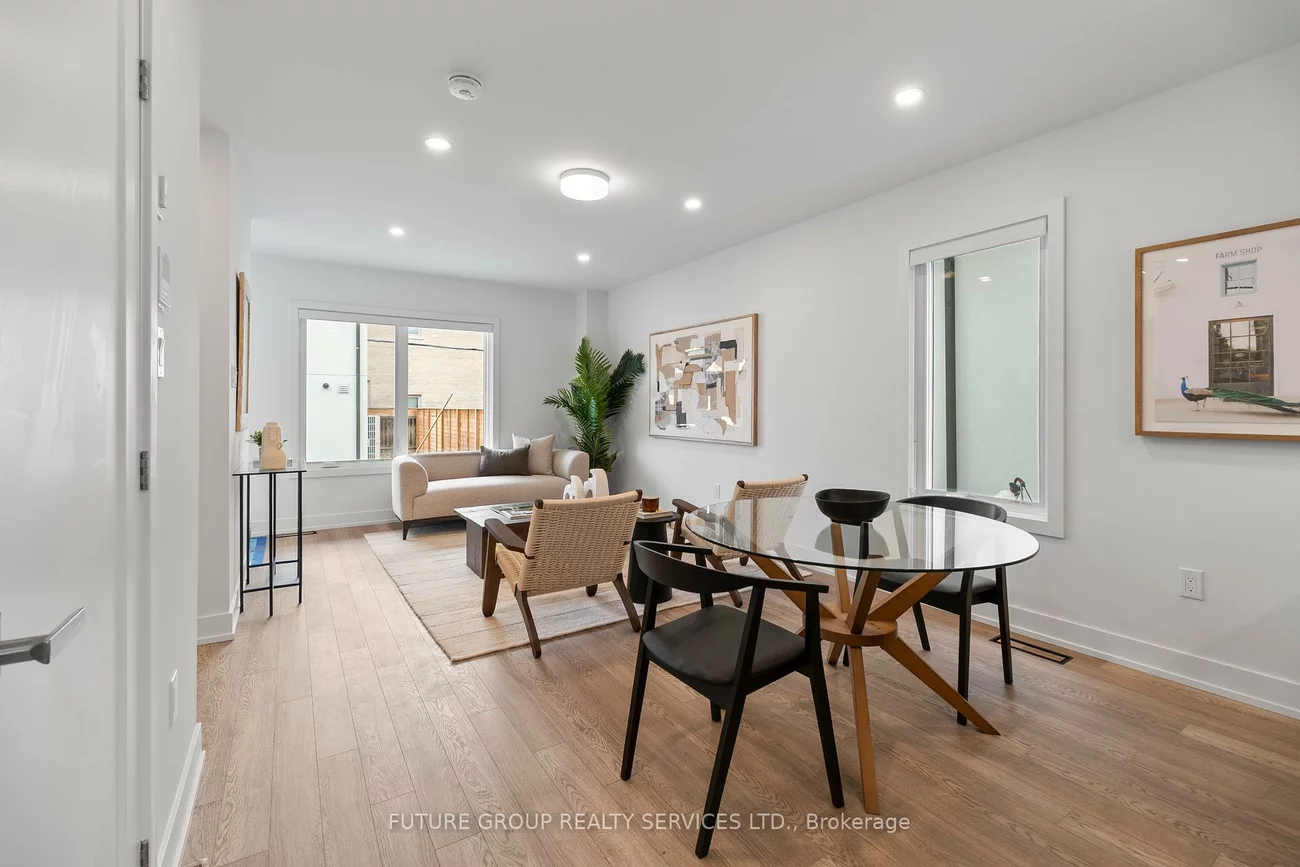 34, Poplar, Islington-City Centre West, Toronto