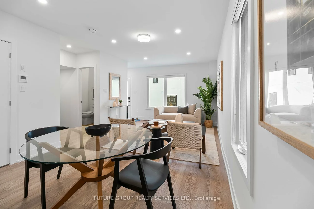 34, Poplar, Islington-City Centre West, Toronto