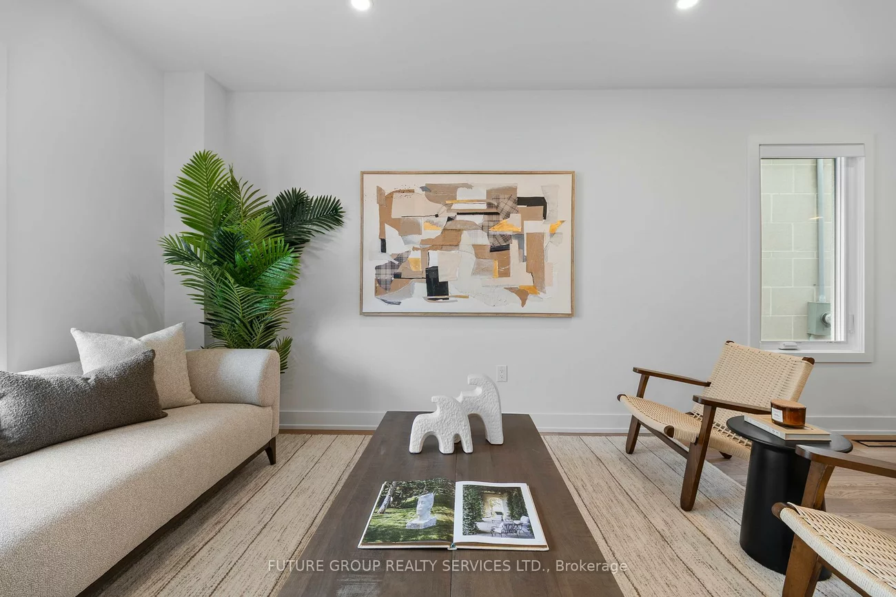34, Poplar, Islington-City Centre West, Toronto