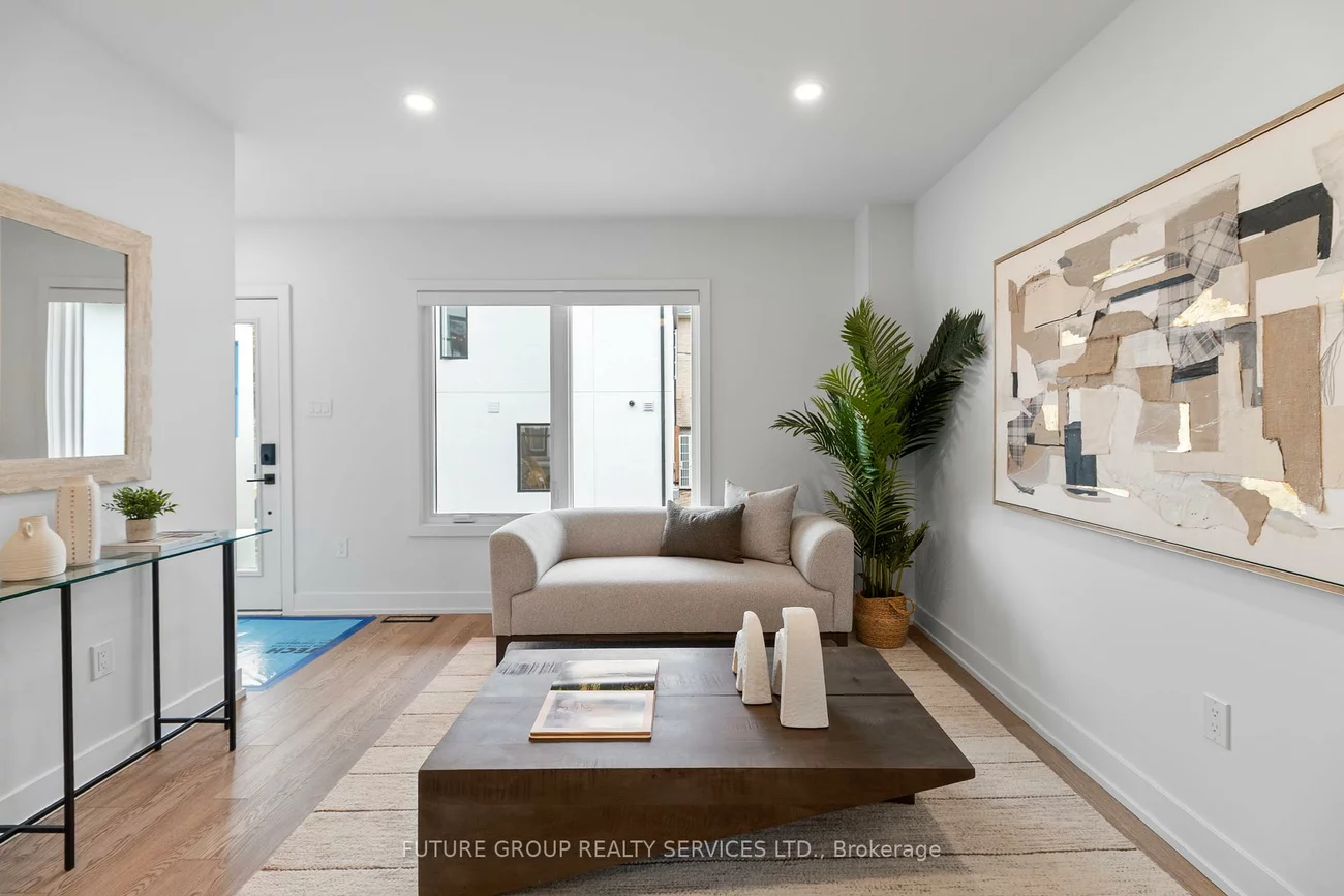 34, Poplar, Islington-City Centre West, Toronto