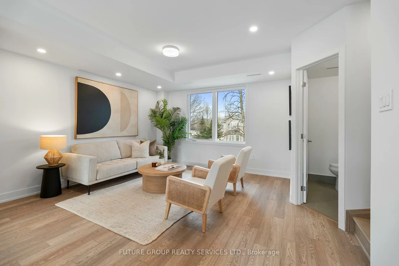 34, Poplar, Islington-City Centre West, Toronto