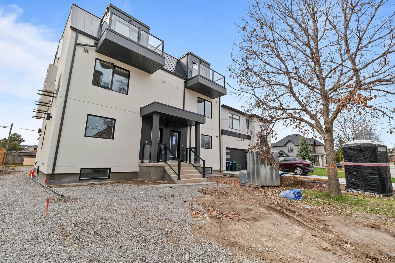 34, Poplar, Islington-City Centre West, Toronto