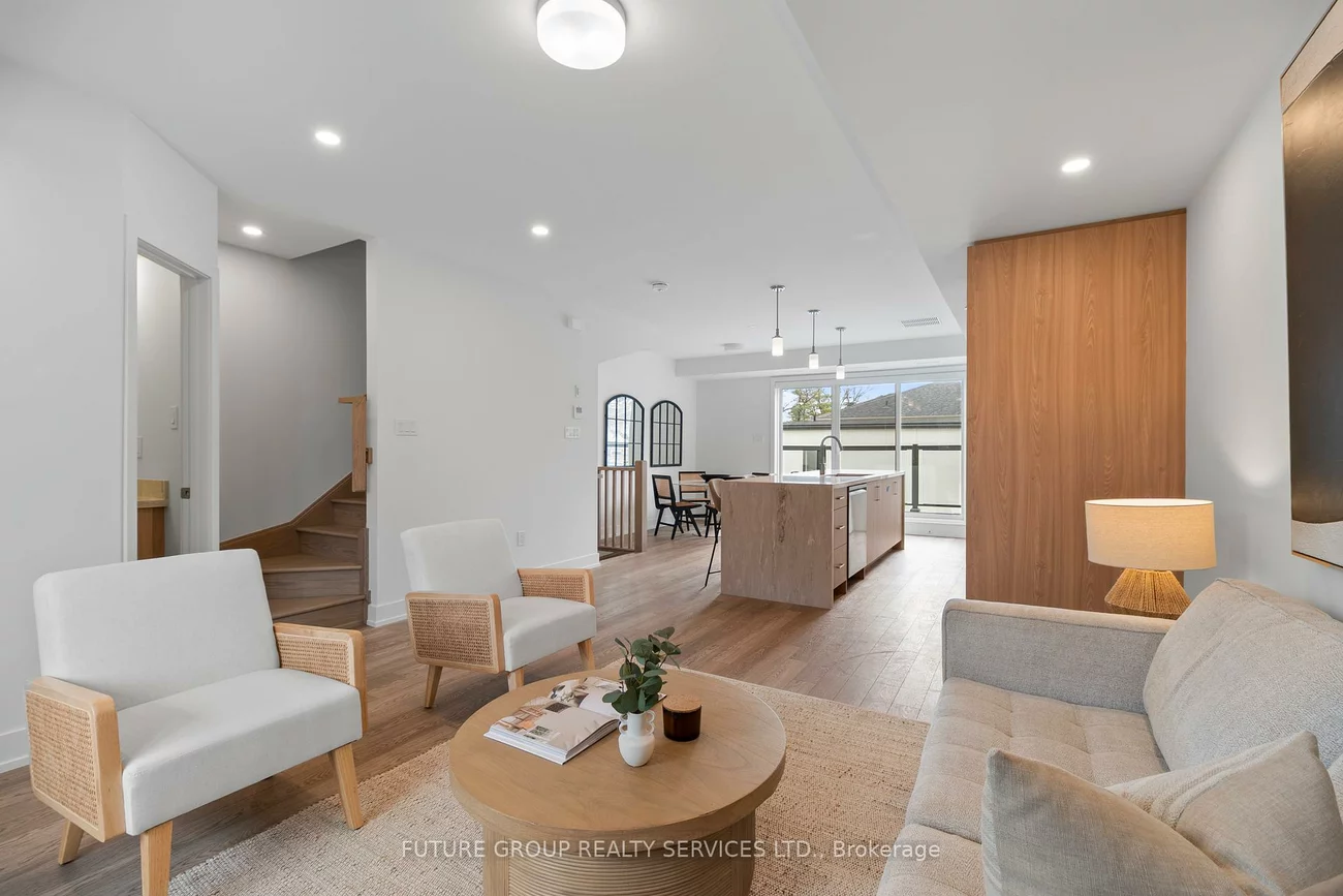 34, Poplar, Islington-City Centre West, Toronto