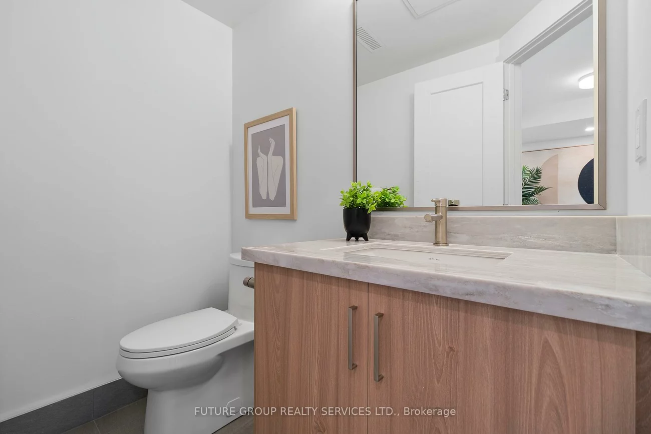 34, Poplar, Islington-City Centre West, Toronto