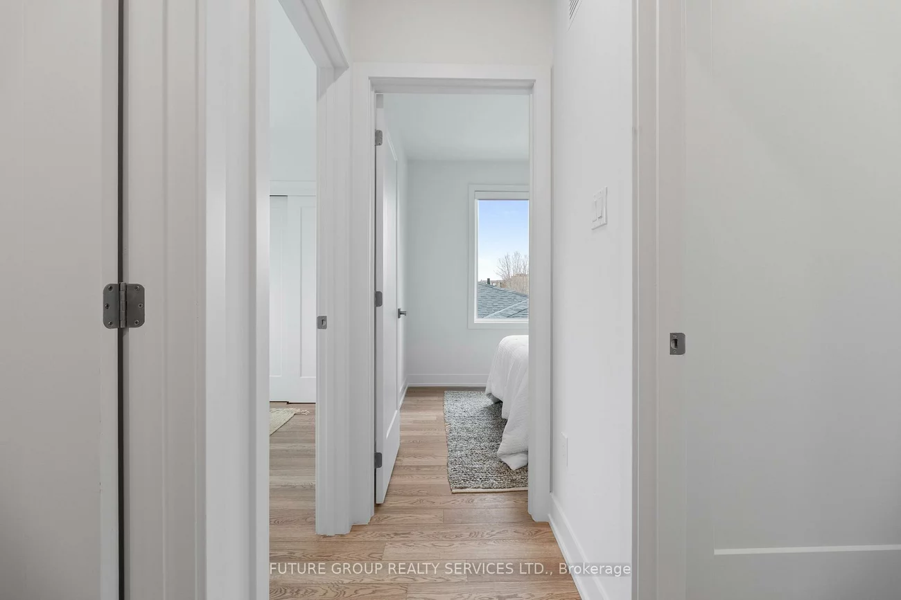 34, Poplar, Islington-City Centre West, Toronto