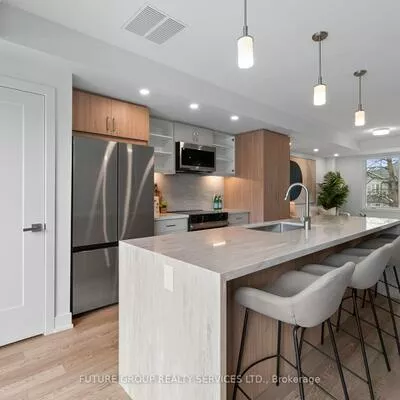 34, Poplar, Islington-City Centre West, Toronto